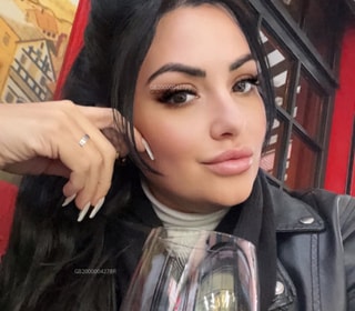 escort Karol Sexy