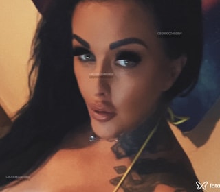 escort Inkedirishmilf