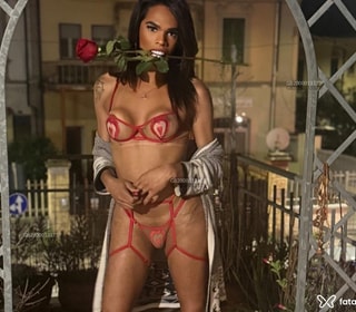 Escort Vittoria Evans in Italy , Viareggio - Europe